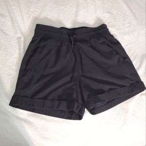 Lulemon black short